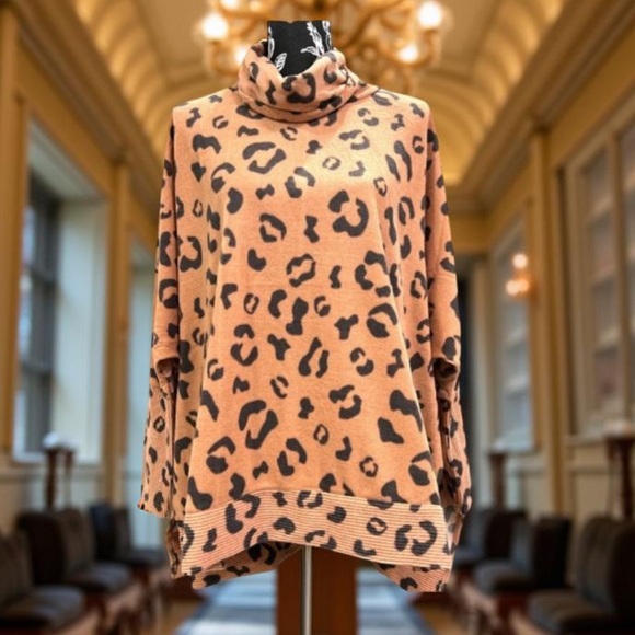 Simply Southern Animals print turtleneck/ cowl neck one size fits most NWT - Picture 11 of 13